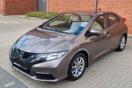 Honda Civic 157.361 km 7.990 &euro; Berlin 12489