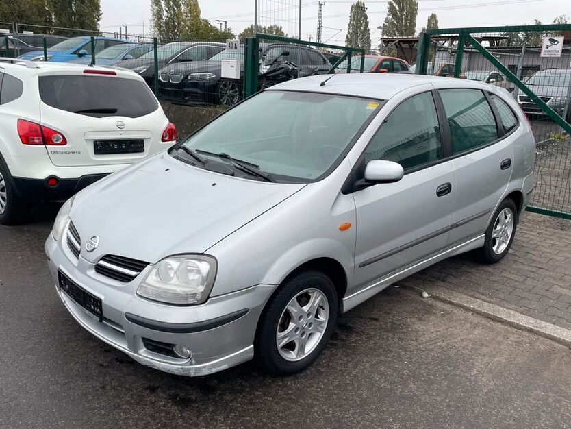 Nissan Almera Tino 115.000 km 3.900 € Berlin 13597