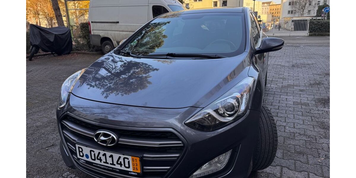 Hyundai i30 109.000 km 11.600 &euro; Berlin 13347