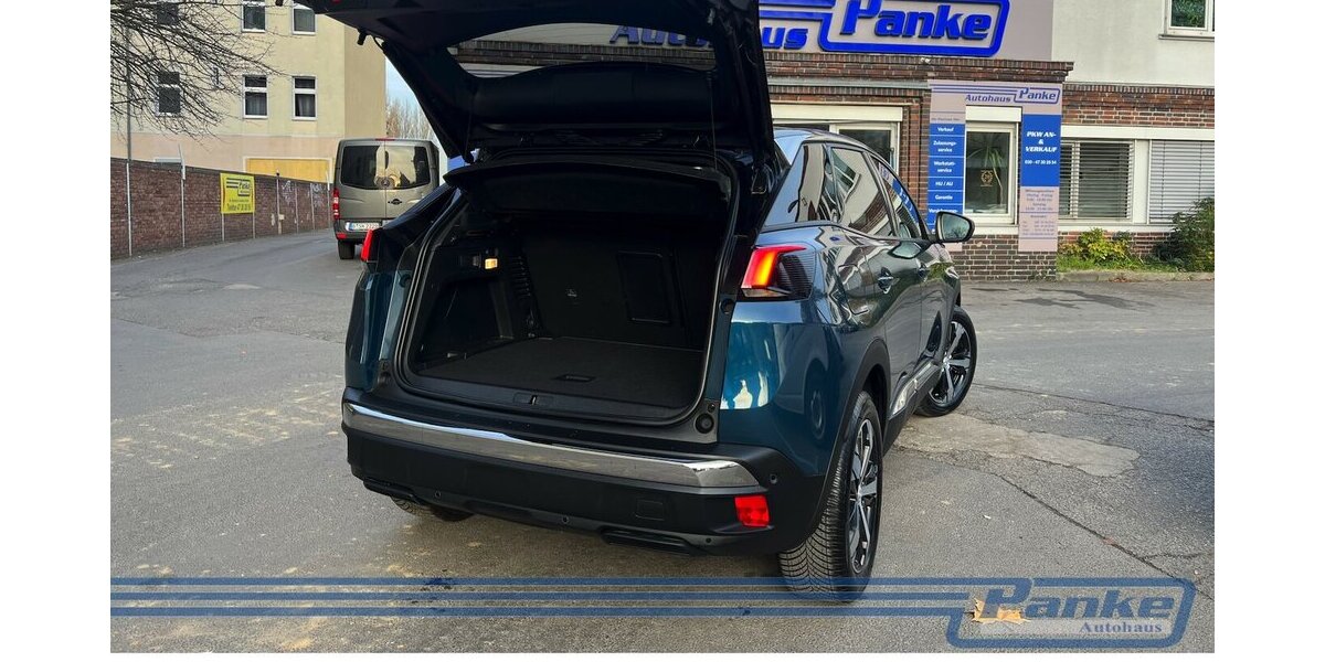 Peugeot 3008 1.2 PureTech 130 Allure Pack EAT8*LED* 24.000 km 21.990 &euro; Berlin 13187