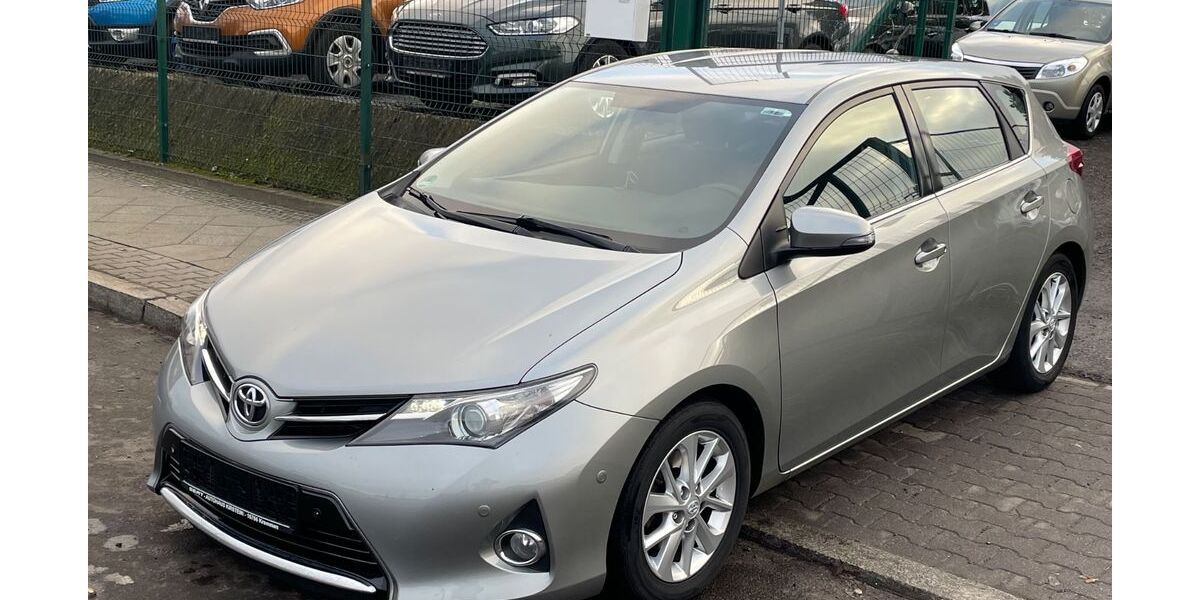 Toyota Auris 260.000 km 5.700 &euro; Berlin 13597