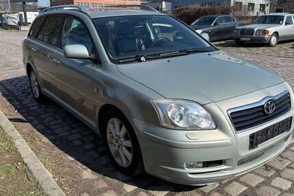 Toyota Avensis 196.000 km 2.699 &euro; Berlin 12043