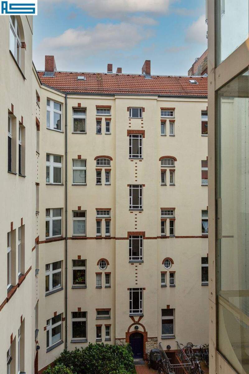 Vermietete Zweizimmerwohnung mit tollen Altbaudetails unweit des Klausenerplatzes 2 zimmer