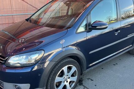 VW Touran 279.000 km 5.299 &euro; Berlin 12057