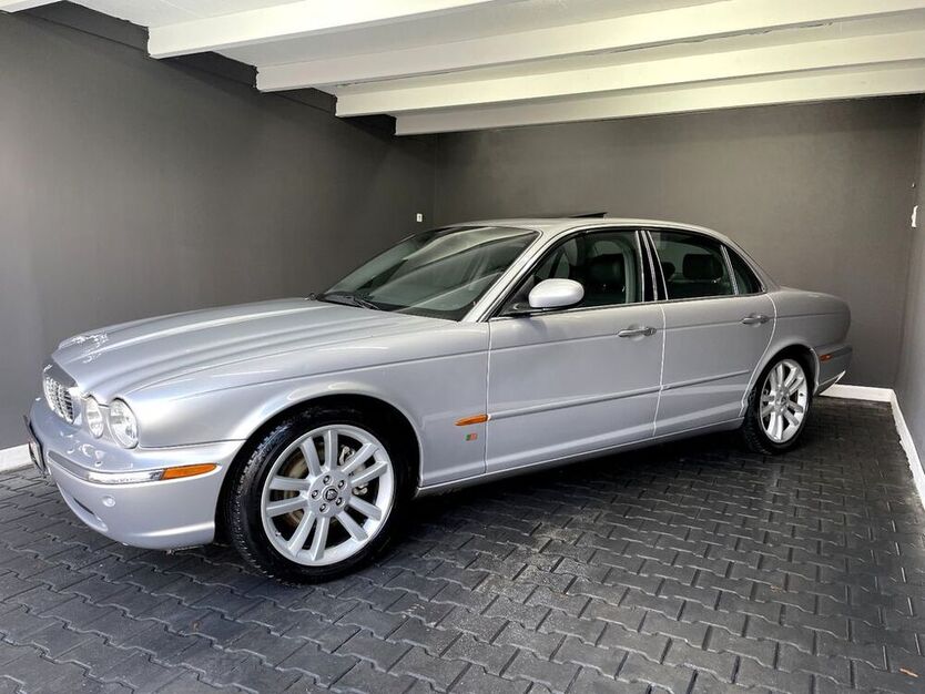 XJ