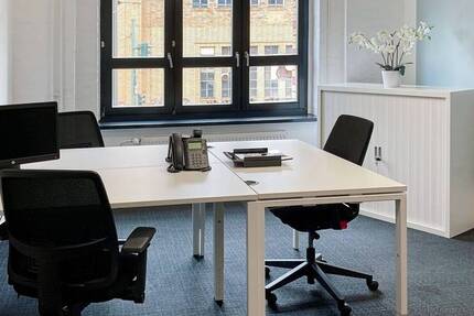 Privater Büroraum für 3 Personen in Regus Leuchtenfabrik zimmer