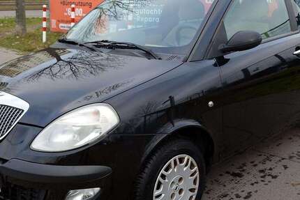 Lancia Ypsilon 167.400 km 1.600 € Berlin 12681