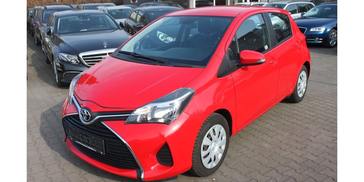 Toyota Yaris 49.000 km 9.600 &euro; Berlin 12057