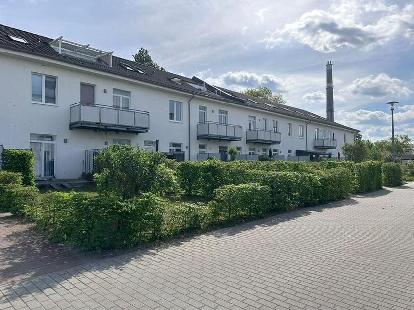 2 Zimmer mit Terrasse und Gartenanteil, offener Wohnbereich, Bad mit Wanne, Fußbodenheizung! SP! zimmer