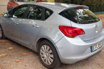 Opel Astra 92.000 km 5.900 &euro; Berlin 12353