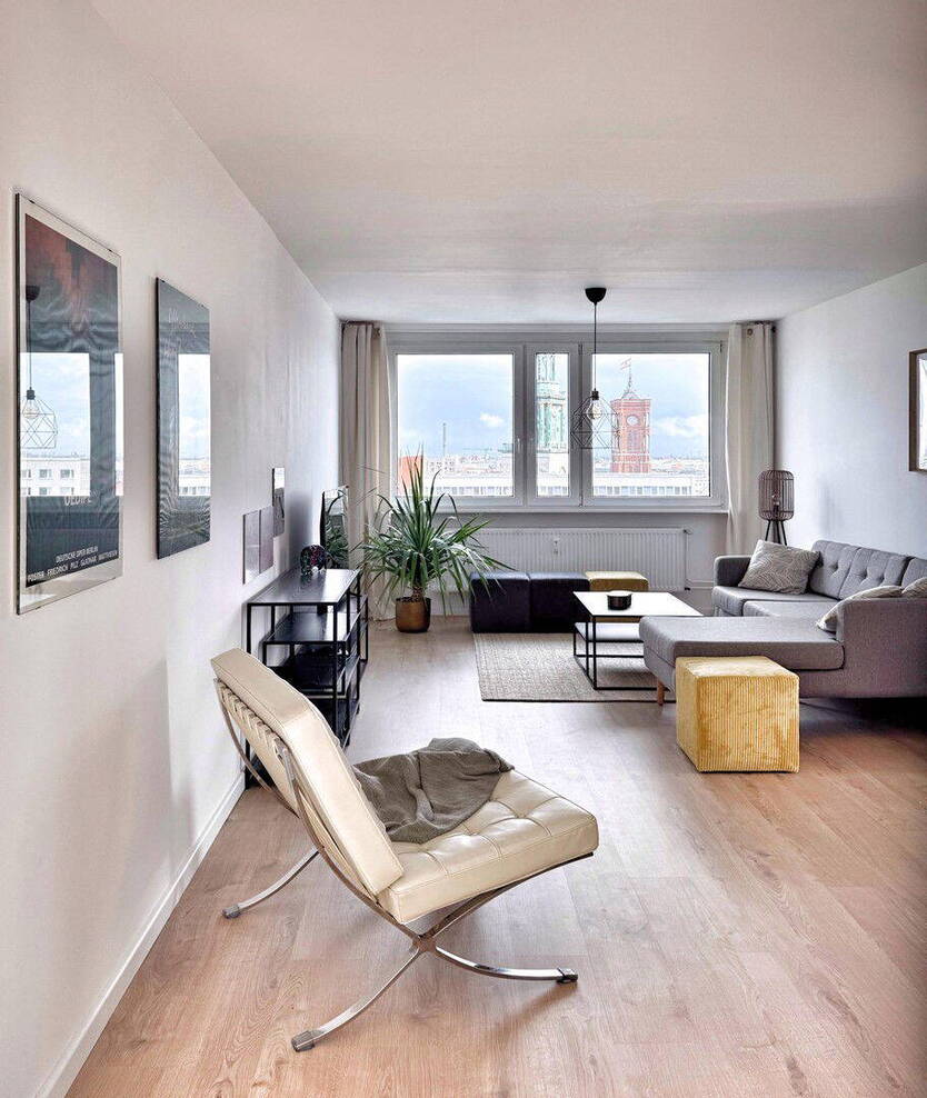 Spectacular City Center Apartment Hackescher Markt: View, Balcony & Parking