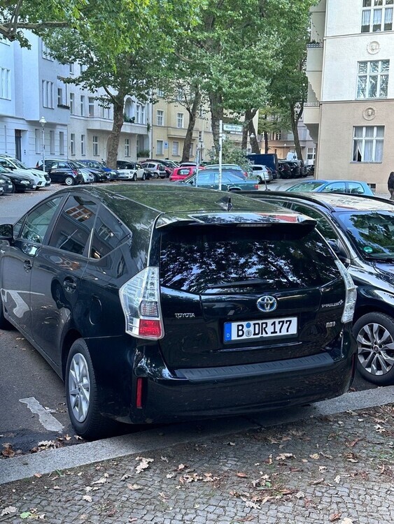 Toyota Prius Plus 244.000 km 8.250 € Berlin 10178