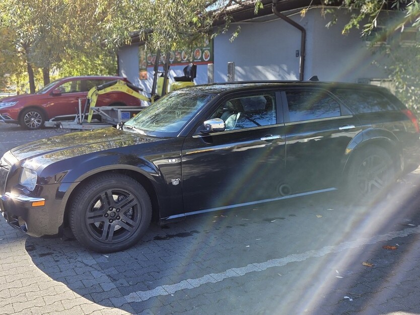 Chrysler 300C 302.000 km 3.000 € Berlin 10178