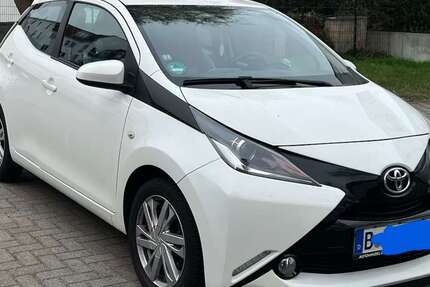 Toyota Aygo 48.000 km 9.999 &euro; Berlin, Stadt 13089