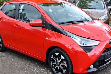 Toyota Aygo (X) 10.350 km 8.999 € Berlin 13057