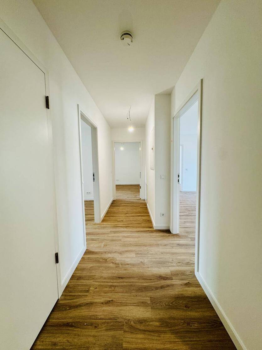 Geräumige Wohnung nahe Barbarossaplatz! *2x Balkone EBK Aufzug*
