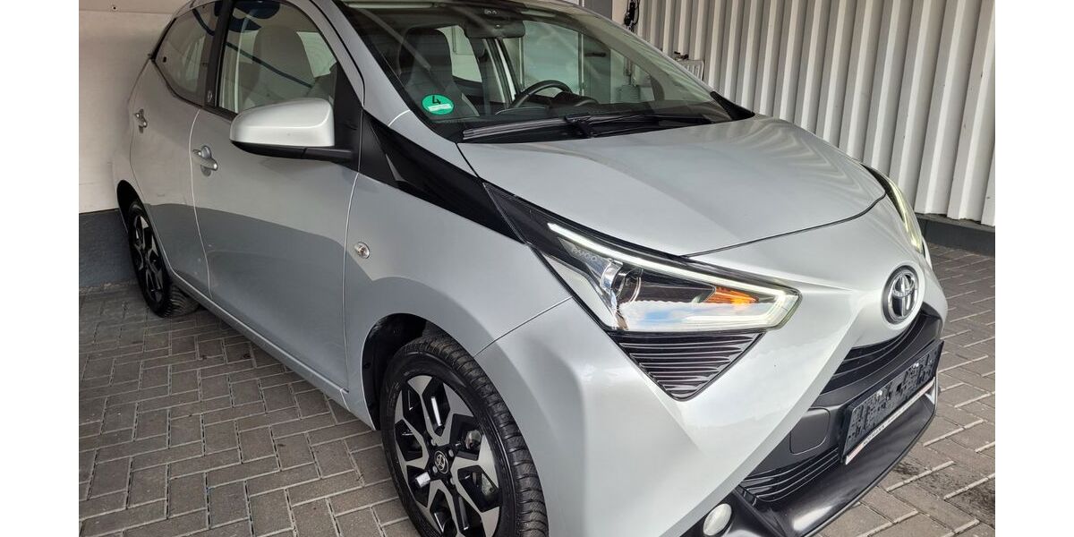 Toyota Aygo (X) 7.883 km 13.950 &euro; Berlin 12277