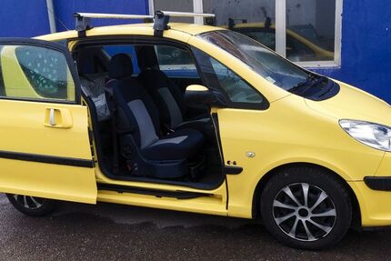 Peugeot 1007 114.000 km 2.499 &euro; Berlin 13405