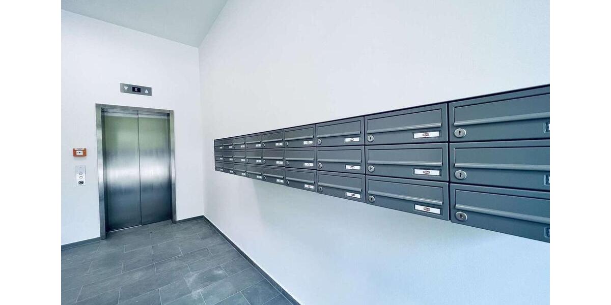 Etagenwohnung Berlin Tempelhof-Schöneberg - 2 Zimmer, 79 m&sup2;, 2.100&euro; | Angebot:26255362