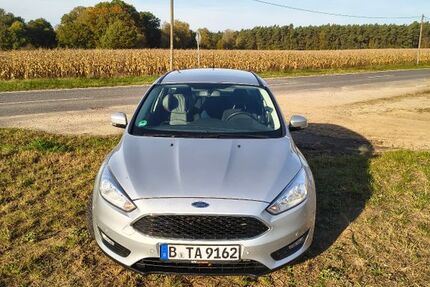 Ford Focus 96.000 km 10.950 € Berlin 13158