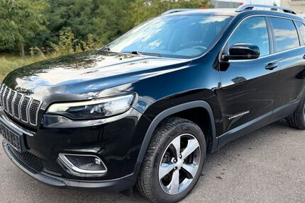Jeep Cherokee 74.000 km 17.499 &euro; Berlin 12057