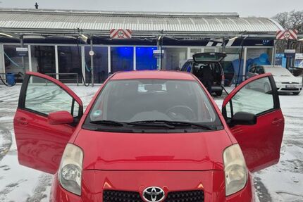 Toyota Yaris 166.000 km 3.300 &euro; Berlin 10963