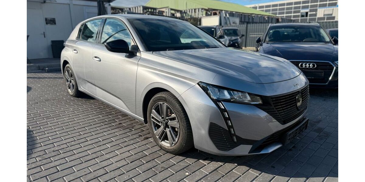 Peugeot 308 49.000 km 15.300 € Berlin 12307