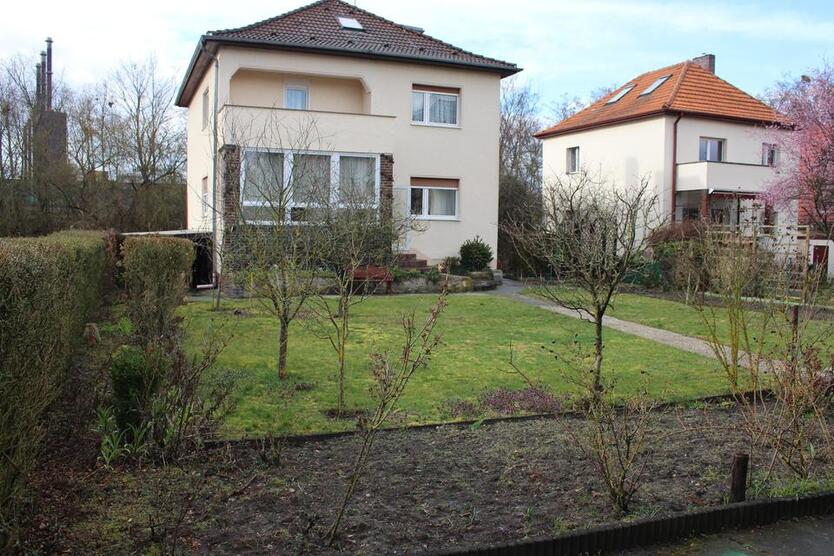 Freistehendes zwei Familienhaus in Lichterfelde, Provisionsfrei