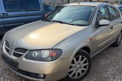 Nissan Almera 263.000 km 1.950 &euro; Berlin 10245