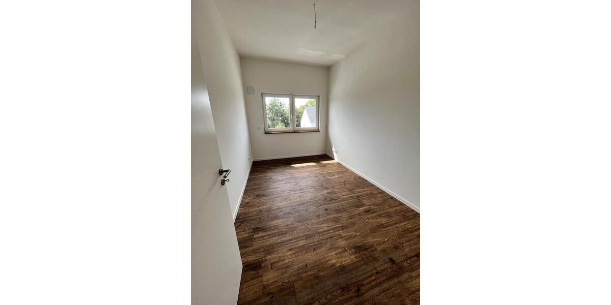 Etagenwohnung Nauen - 4 Zimmer, 90 m&sup2;, 1.330&euro; | Angebot:26232003