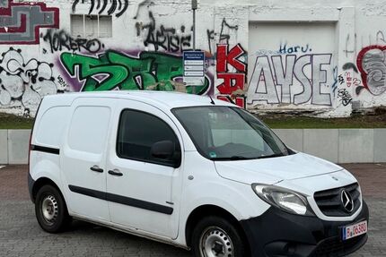 Mercedes-Benz Citan 267.000 km 2.150 € Berlin 13347