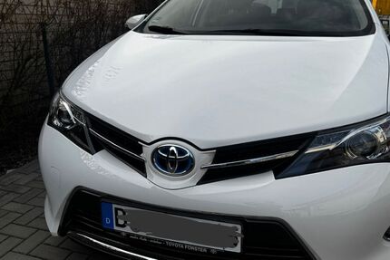 Toyota Auris 38.085 km 12.990 &euro; Berlin 12526