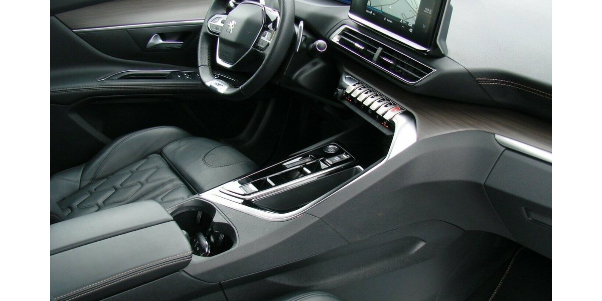 Peugeot 5008 1.2 PureTech 130, GT-Line Leder ACC Navi Pano 30.873 km 27.980 &euro; Falkensee 14612