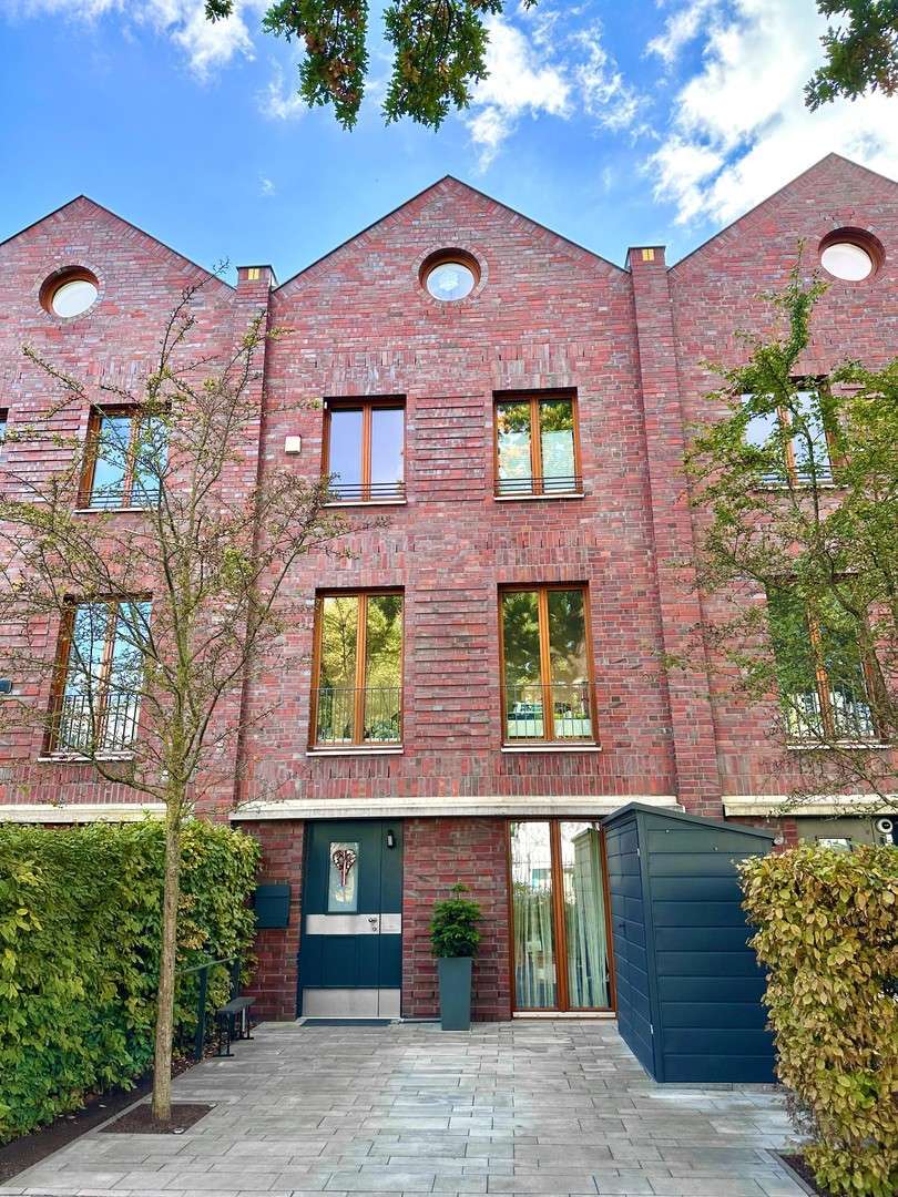 Haus zum Kaufen in Berlin 1.750.000 € 200 m² 7 zimmer