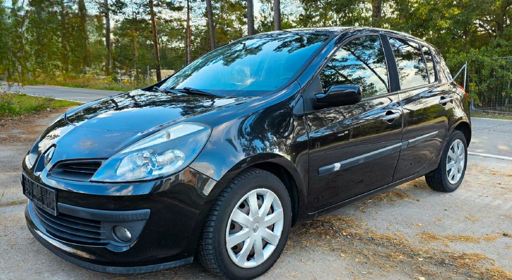 Renault Clio 179.000 km 1.650 € Berlin 14057