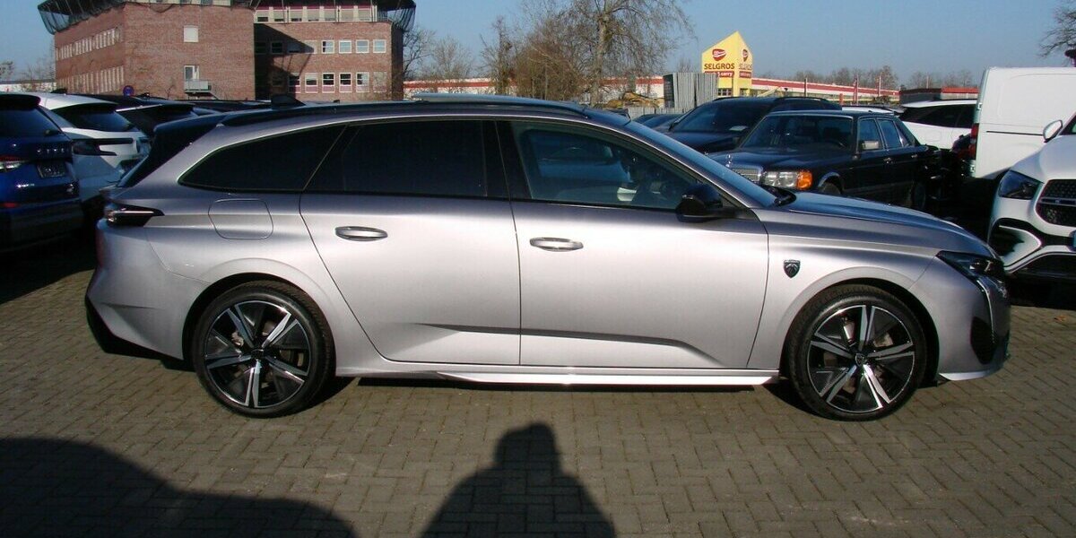 Peugeot 308 SW 1.5 GT ACC Panorama LED SCR 31.506 km 23.980 &euro; Falkensee 14612