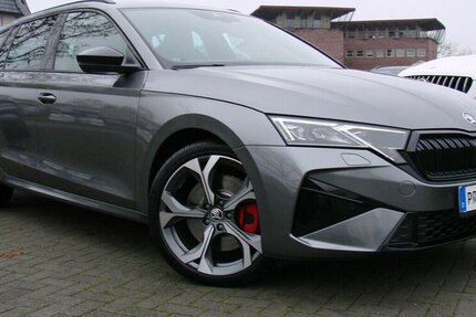 Skoda Octavia RS 2.0TSi AHK ACC LED Kamera 4.466 km 38.980 € Falkensee 14612