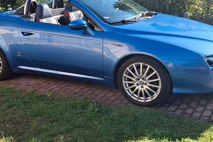 Alfa Romeo Spider 103.000 km 17.950 € Mahlow 15831