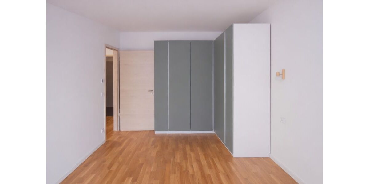 Provisionsfrei* Helles Zuhause mit Gartenidylle & Stellplatz - perfekt für Familien - Reihenmittelhaus Berlin Spandau | Angebot:26085367