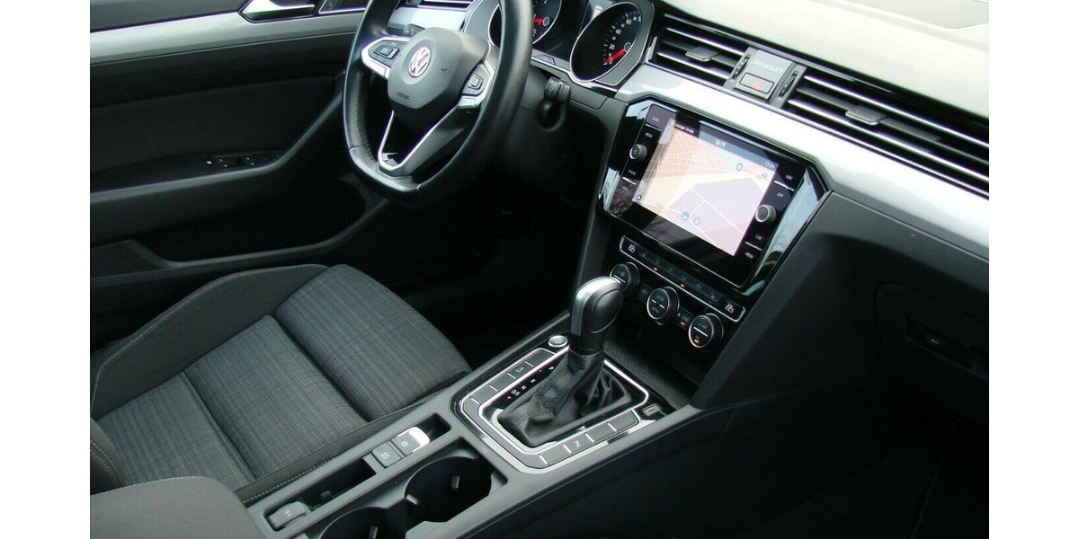 VW Passat 2.0TDi Business Panorama ACC IQ.Light 142.589 km 16.980 &euro; Falkensee 14612