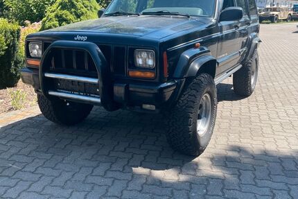 Jeep Cherokee 212.000 km 12.875 € Trebbin 14959