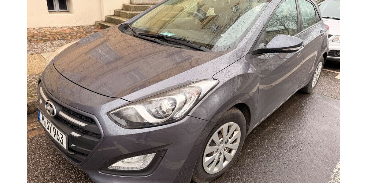 Hyundai i30 215.000 km 5.299 &euro; Potsdam 14467