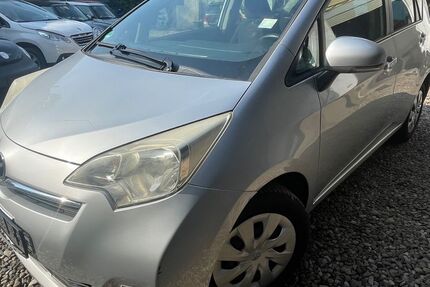 Toyota Verso-S 198.000 km 3.850 &euro; Berlin 10245