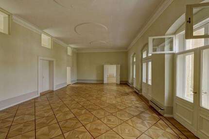 Wohnung zum Mieten in Potsdam 7.800 € 390.18 m² 7 zimmer