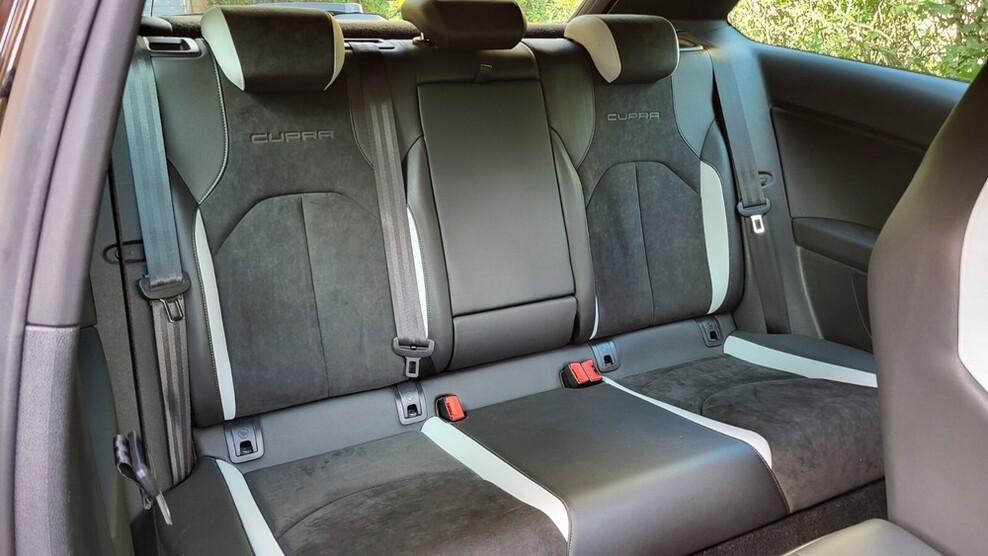 Seat Leon SC 96.000 km 16.900 € Berlin 10178