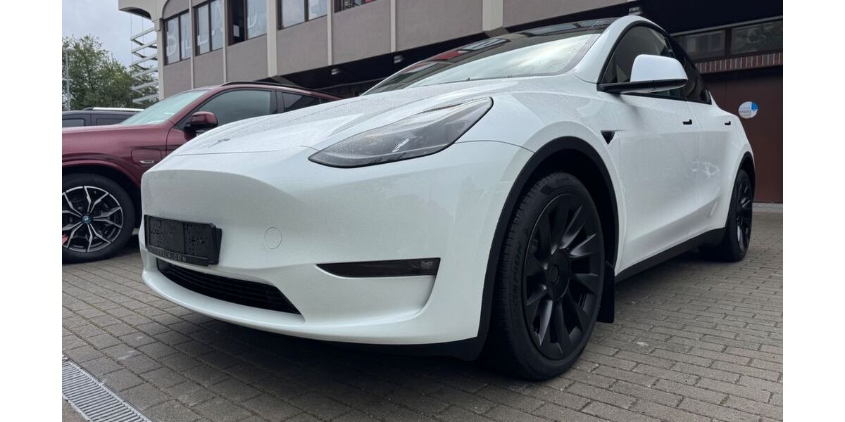 Tesla Model Y 90.000 km 32.333 &euro; Berlin 13599