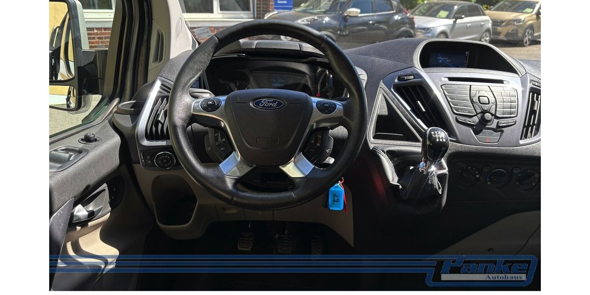 Ford Tourneo Custom 300 L1 Titanium*8Sitz*AHK*SHZ*NAV 100.000 km 18.990 &euro; Berlin 13187