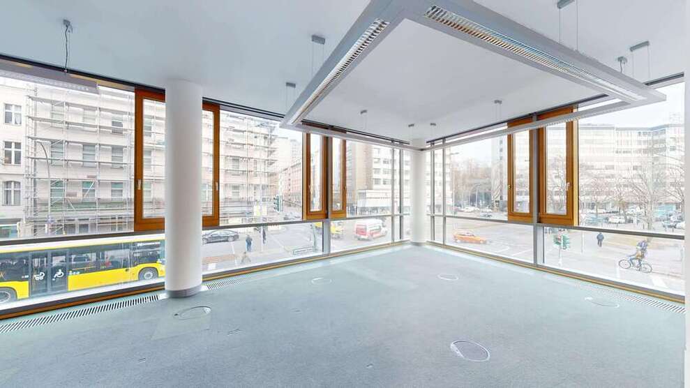 Büro in Berlin 11.424 € 476 m²