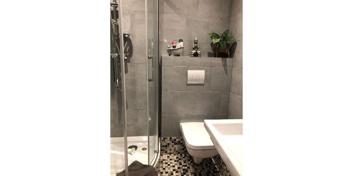 Schicke vier Zimmer Wohnung mit Balkon mitten in der Innenstadt 4 zimmer