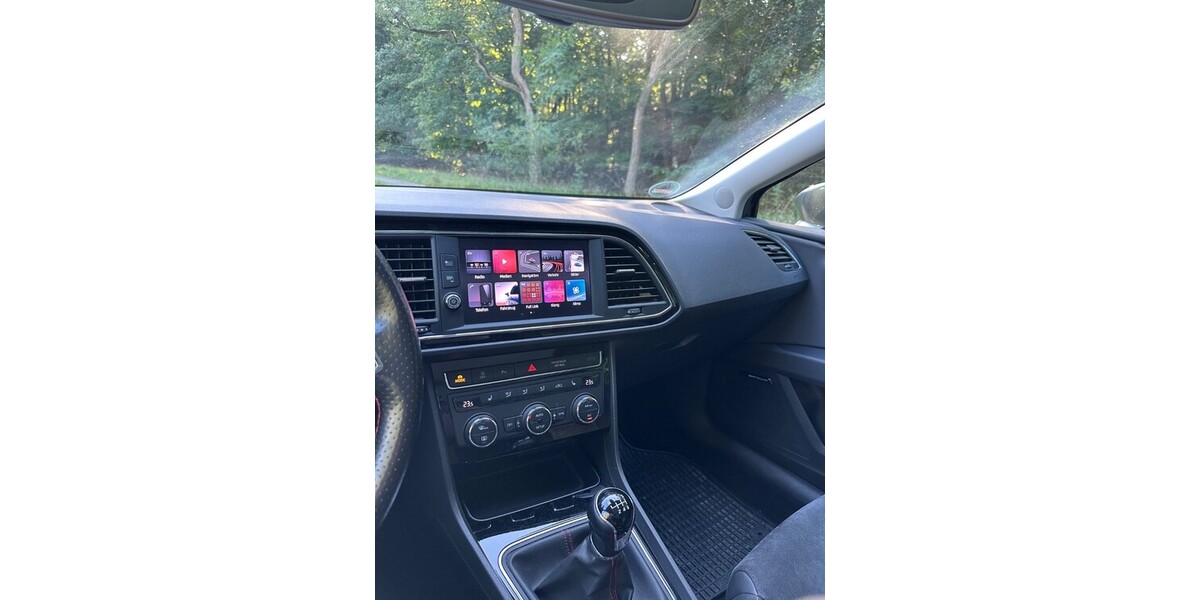 Seat Leon ST 52.000 km 15.500 € Berlin 10178